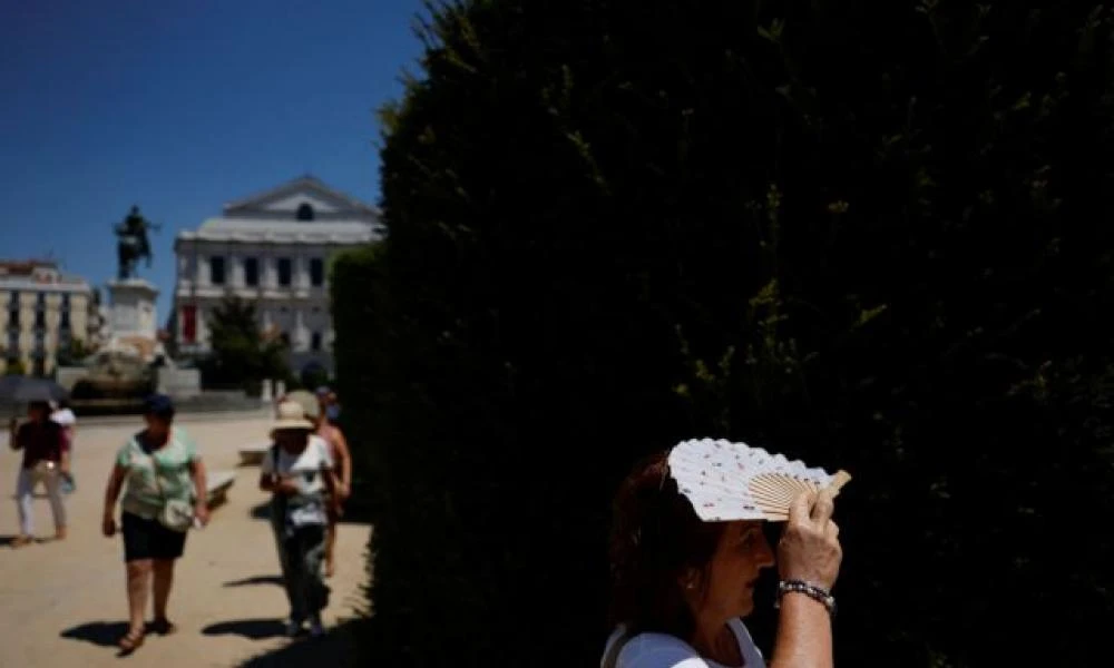 Καύσωνας: Νέο κύμα σαρώνει την Ιβηρική – Σε επιφυλακή οι Αρχές (βίντεο)